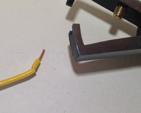 Перекусывание одножильного кабеля 2,5 мм