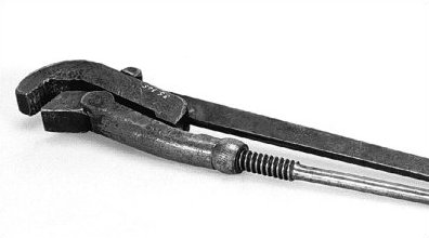 Разводной трубный ключ Йоханссона «Железная рука»