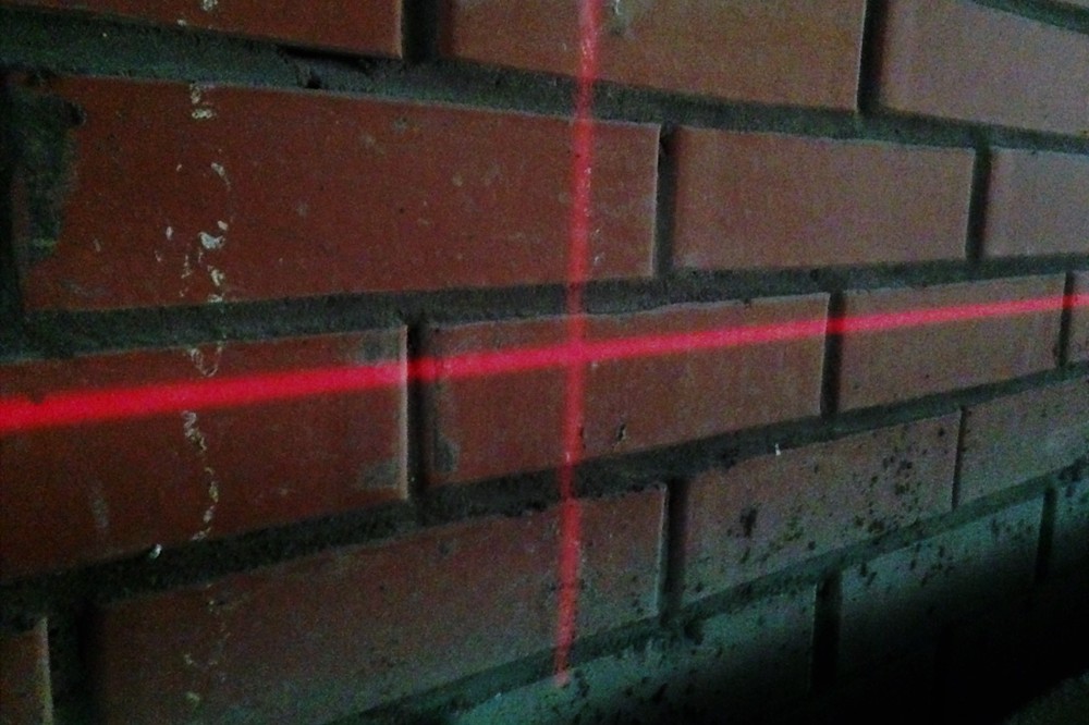 Лазерный уровень светит на 24 метра
